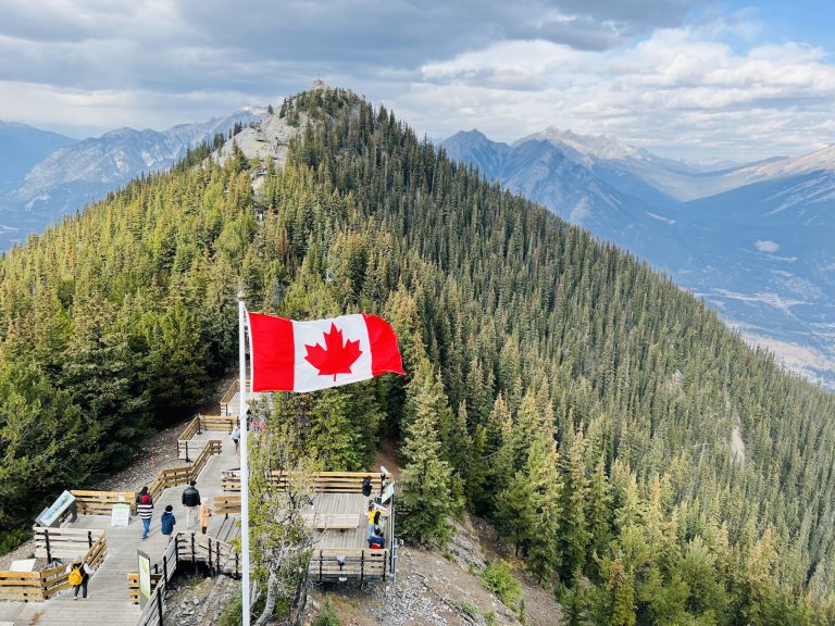 Tudo o Que Precisa de Saber Antes de Viajar para o Canadá – Dicas Práticas, Clima e Experiências Imperdíveis