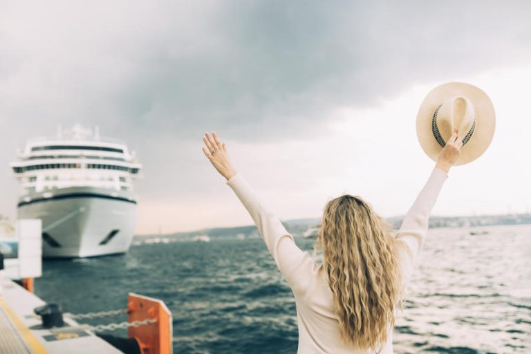 Seguro de Viagem para Cruzeiros – Como Escolher a Melhor Proteção (sem naufrágio!) e Evitar Surpresas