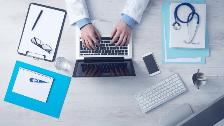Seguro de viagem com cobertura de despesas médicas: Tudo o que precisa saber antes de viajar (Guia definitivo 2026)